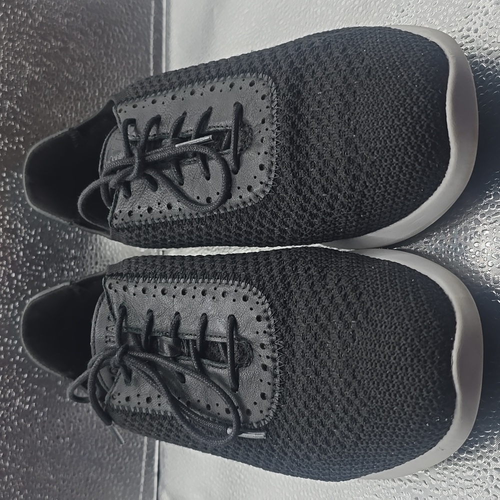 Cole Haan Ella black and white grand knit lace up sneakers size 11 woman